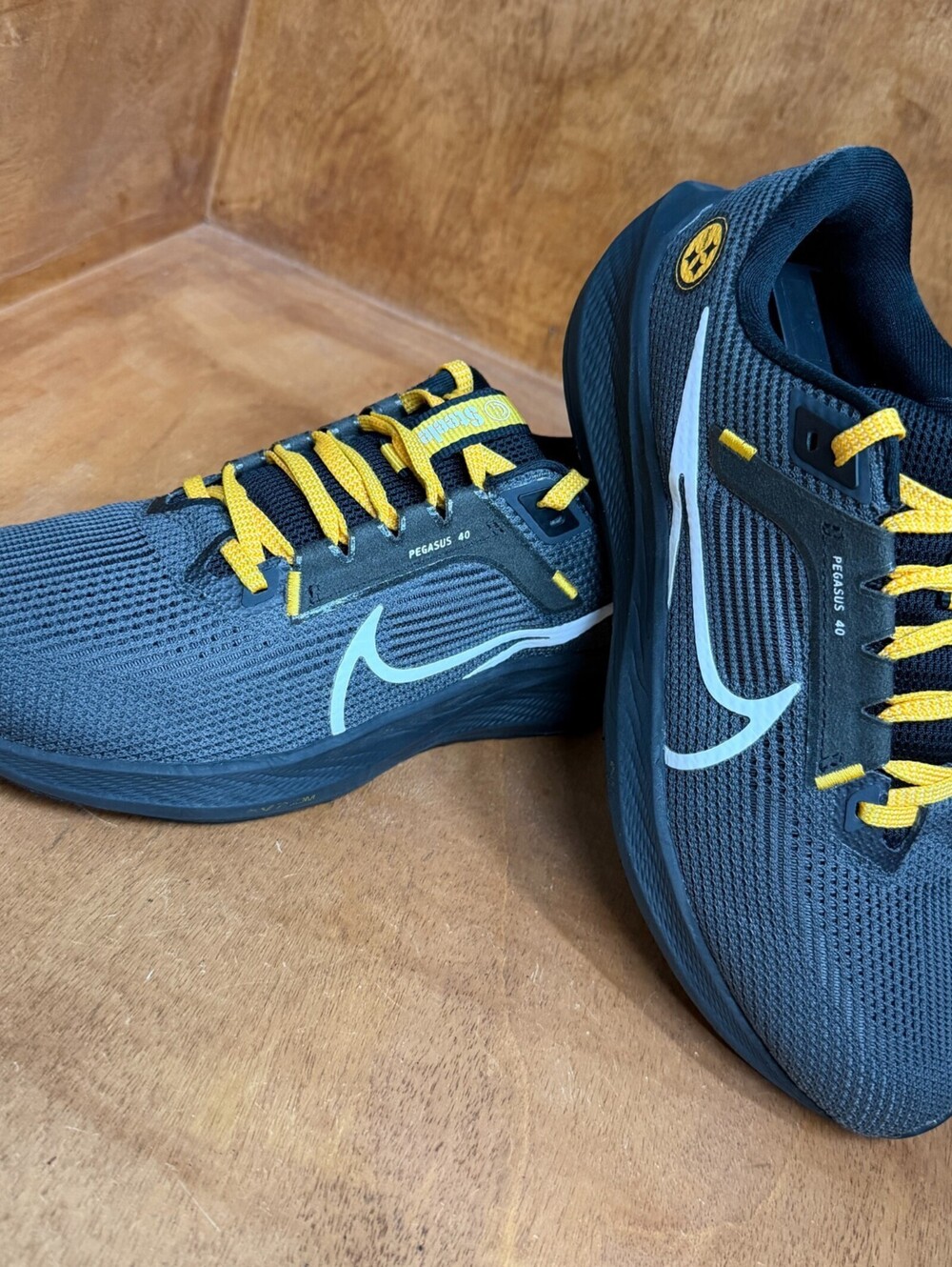 Nike Air Zoom Pegasus 40 x NFL Pittsburgh Steelers Mens Size 7 Shoes DZ6006-001